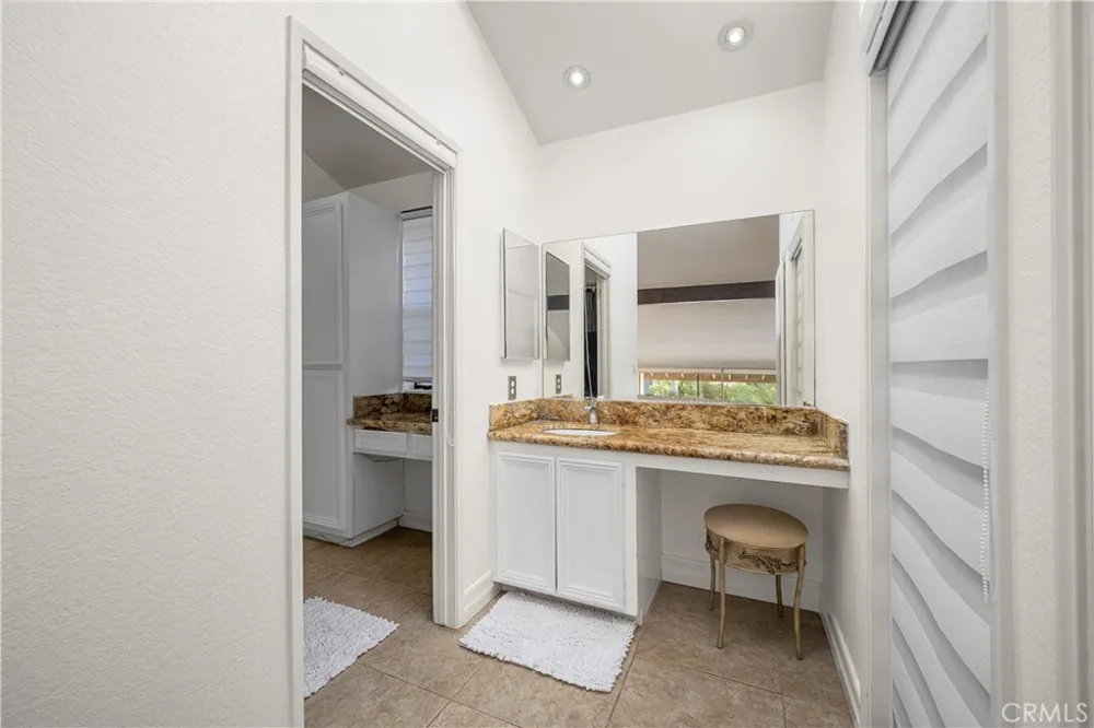 26701 Quail Creek #206 Laguna Hills, CA 92656