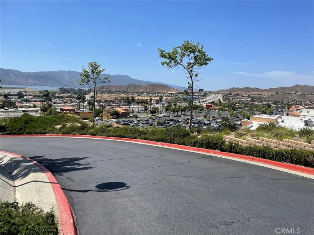 15435 Park Point #108 Lake Elsinore, CA 92532