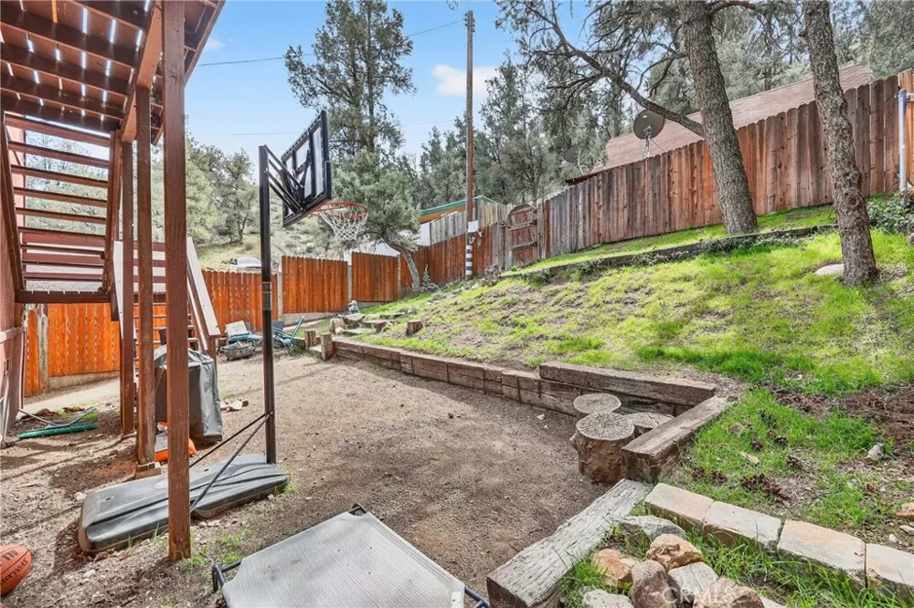 7004 Foothill Drive Frazier Park, CA 93225