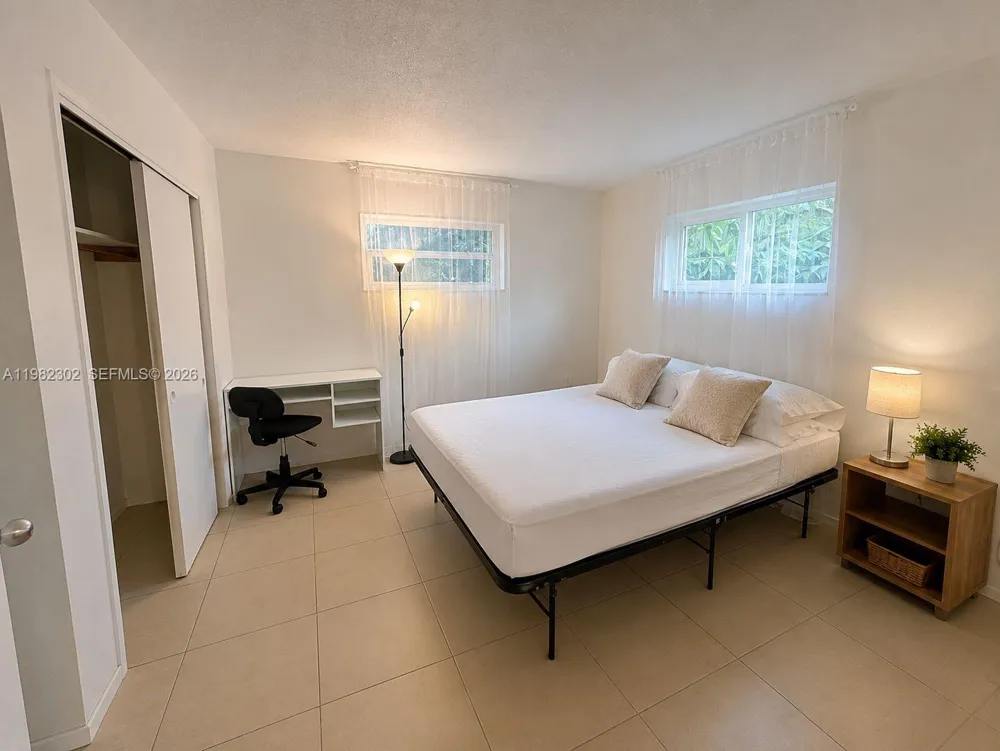 2620 SW 51st St #1-2 Dania Beach, FL 33312