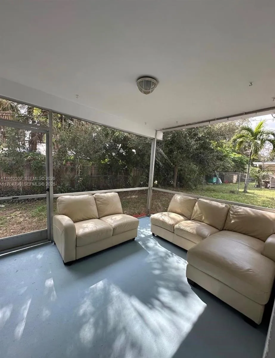 2620 SW 51st St #1-2 Dania Beach, FL 33312