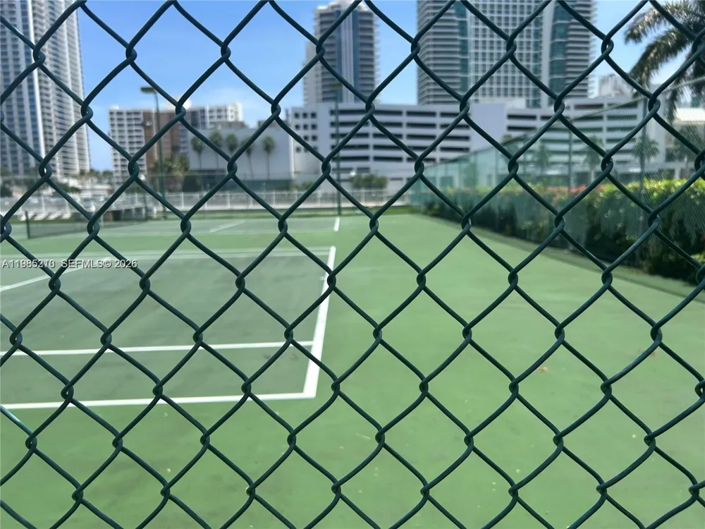 400 Leslie Dr #308 Hallandale Beach, FL 33009