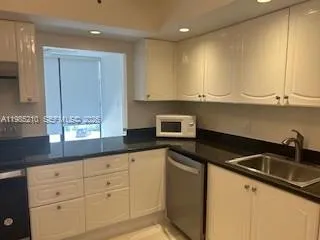 400 Leslie Dr #308 Hallandale Beach, FL 33009