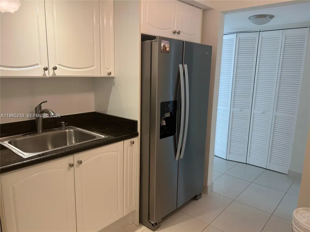 400 Leslie Dr #308 Hallandale Beach, FL 33009