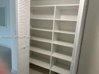 400 Leslie Dr #308 Hallandale Beach, FL 33009