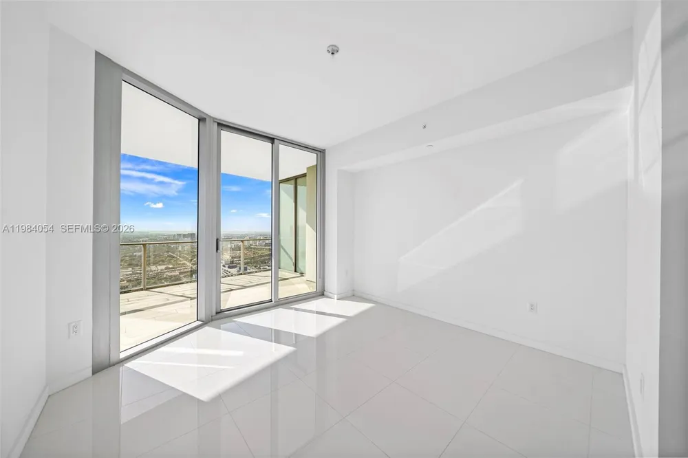 851 NE 1st Ave #4010 Miami, FL 33132