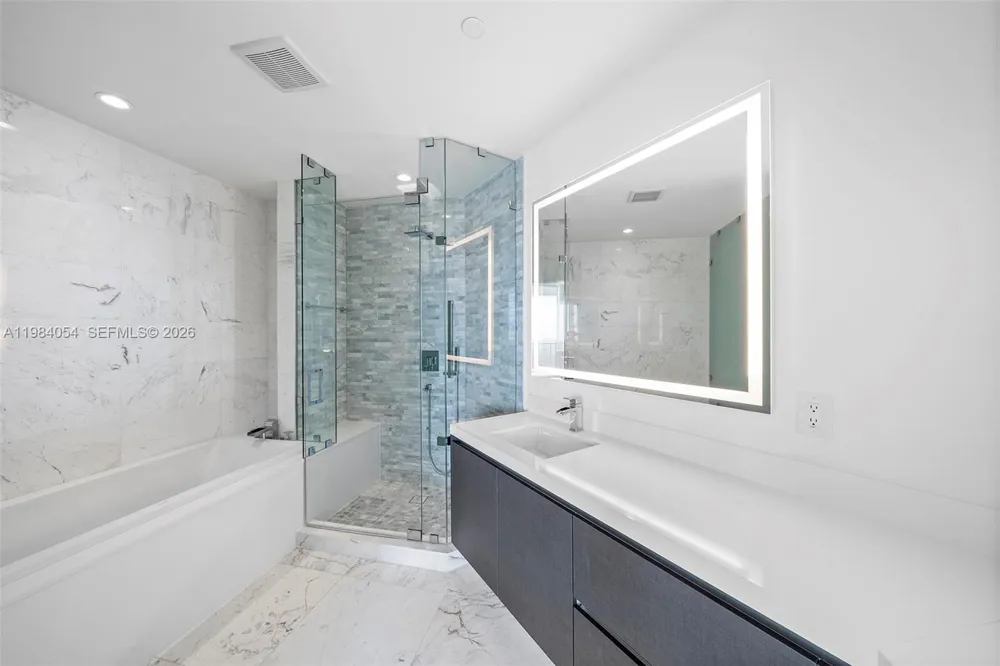 851 NE 1st Ave #4010 Miami, FL 33132