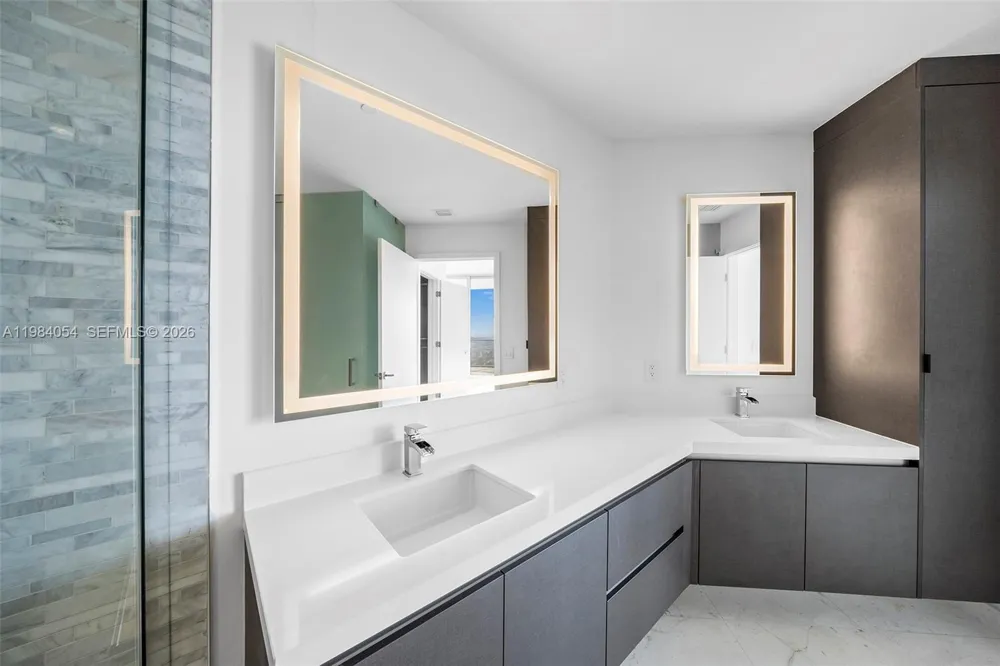 851 NE 1st Ave #4010 Miami, FL 33132