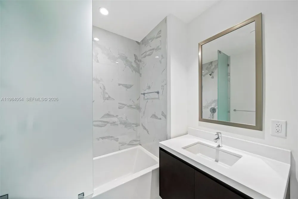 851 NE 1st Ave #4010 Miami, FL 33132