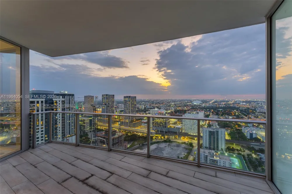 851 NE 1st Ave #4010 Miami, FL 33132