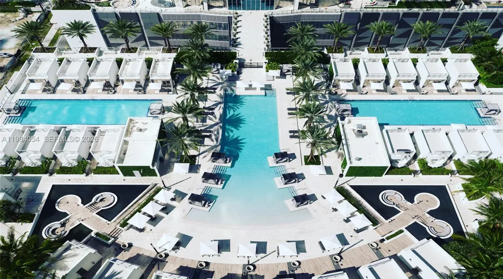 851 NE 1st Ave #4010 Miami, FL 33132
