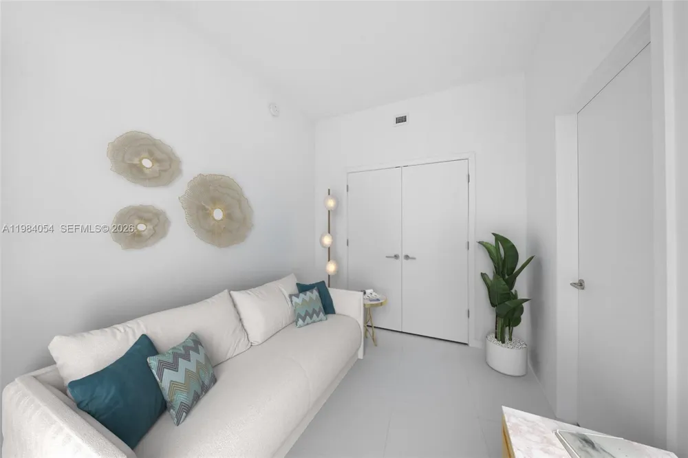 851 NE 1st Ave #4010 Miami, FL 33132