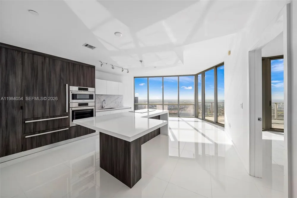 851 NE 1st Ave #4010 Miami, FL 33132