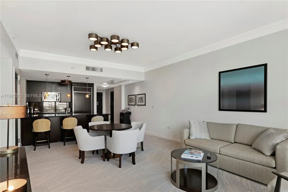 4391 Collins Ave #307 Miami Beach, FL 33140