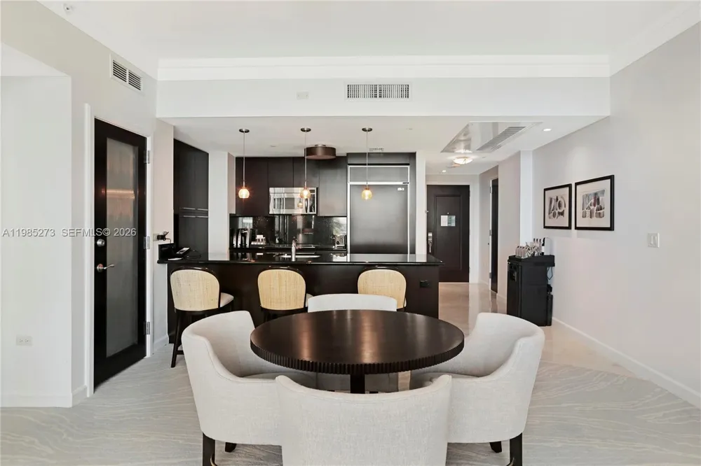 4391 Collins Ave #307 Miami Beach, FL 33140