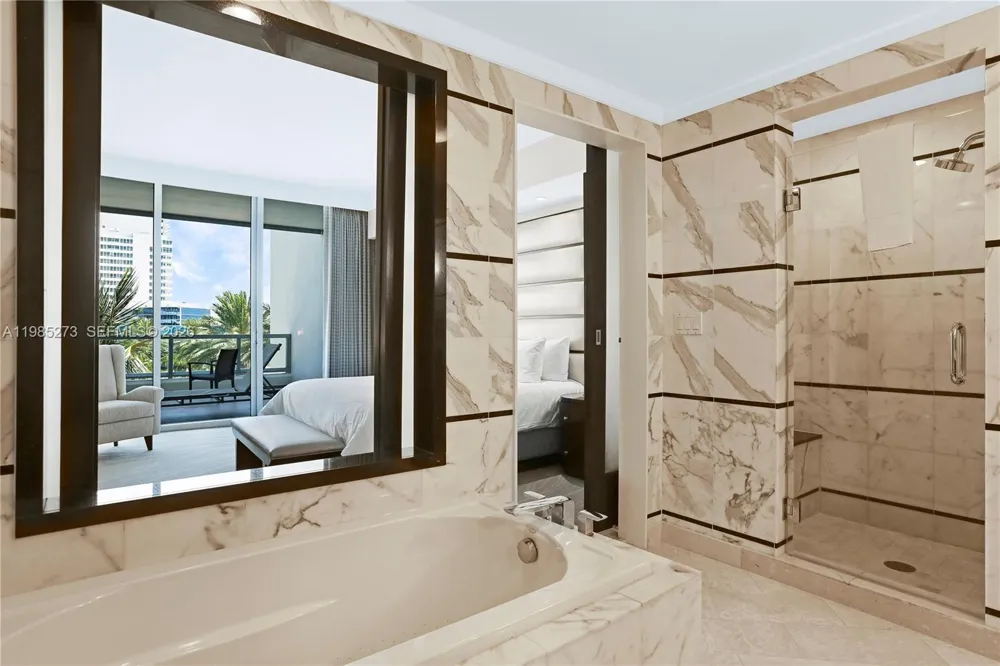 4391 Collins Ave #307 Miami Beach, FL 33140