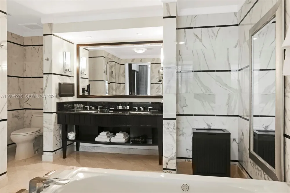 4391 Collins Ave #307 Miami Beach, FL 33140