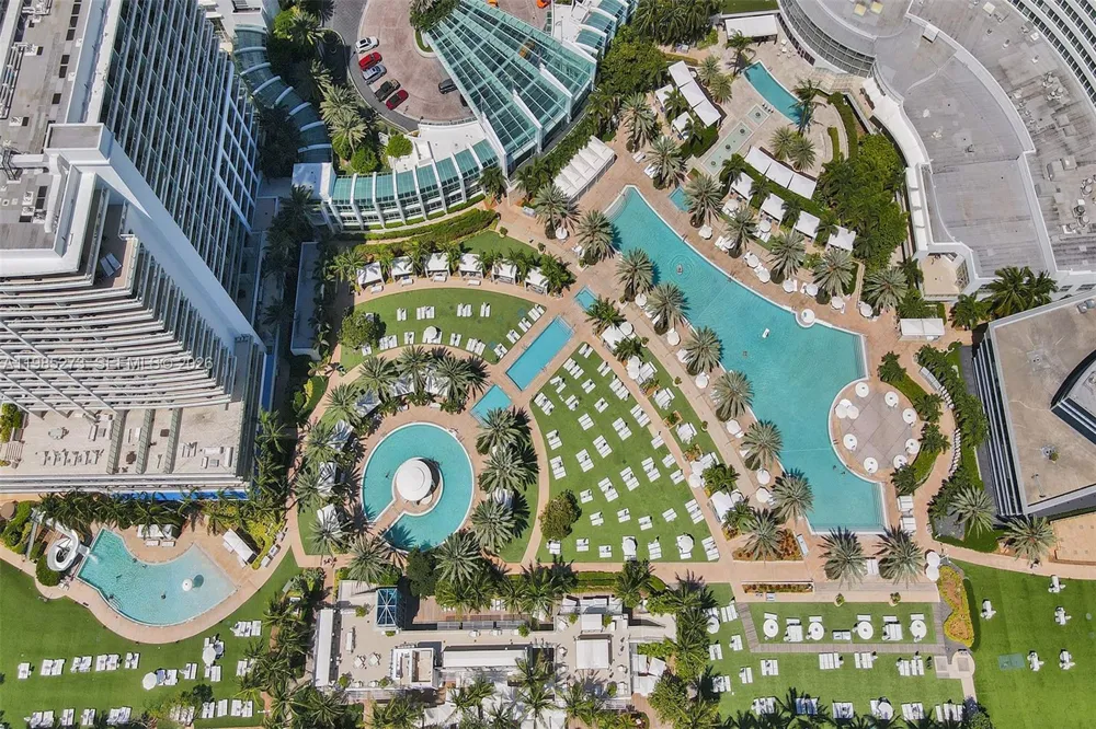 4391 Collins Ave #307 Miami Beach, FL 33140