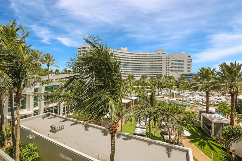4391 Collins Ave #307 Miami Beach, FL 33140