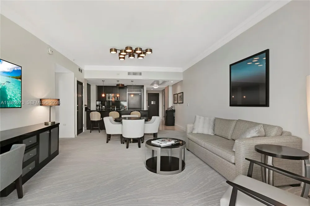 4391 Collins Ave #307 Miami Beach, FL 33140