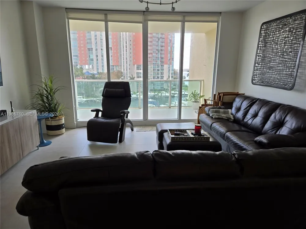 3340 NE 190th St #606 Aventura, FL 33180