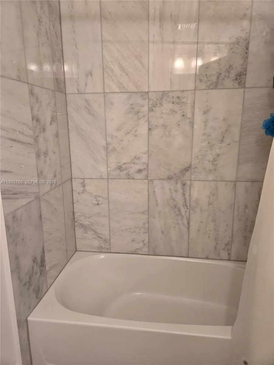 3340 NE 190th St #606 Aventura, FL 33180