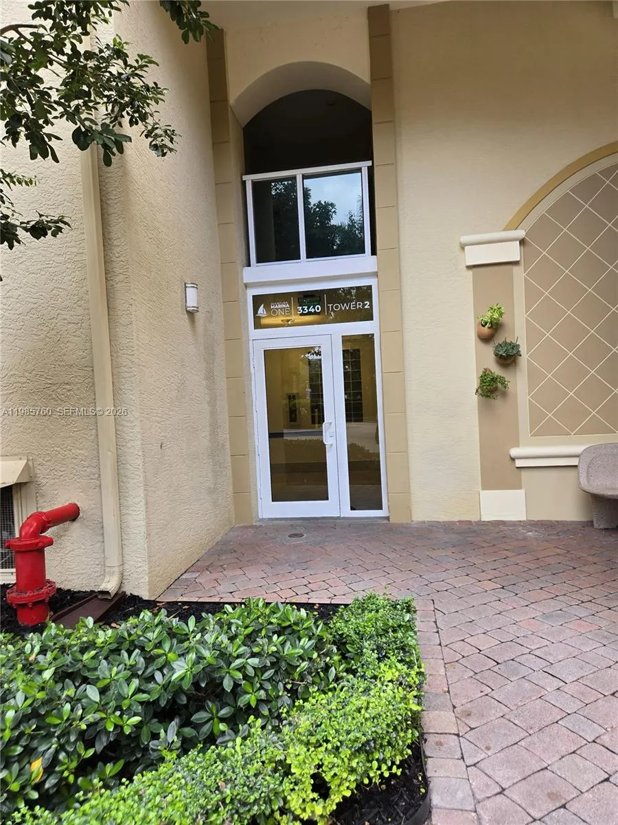 3340 NE 190th St #606 Aventura, FL 33180