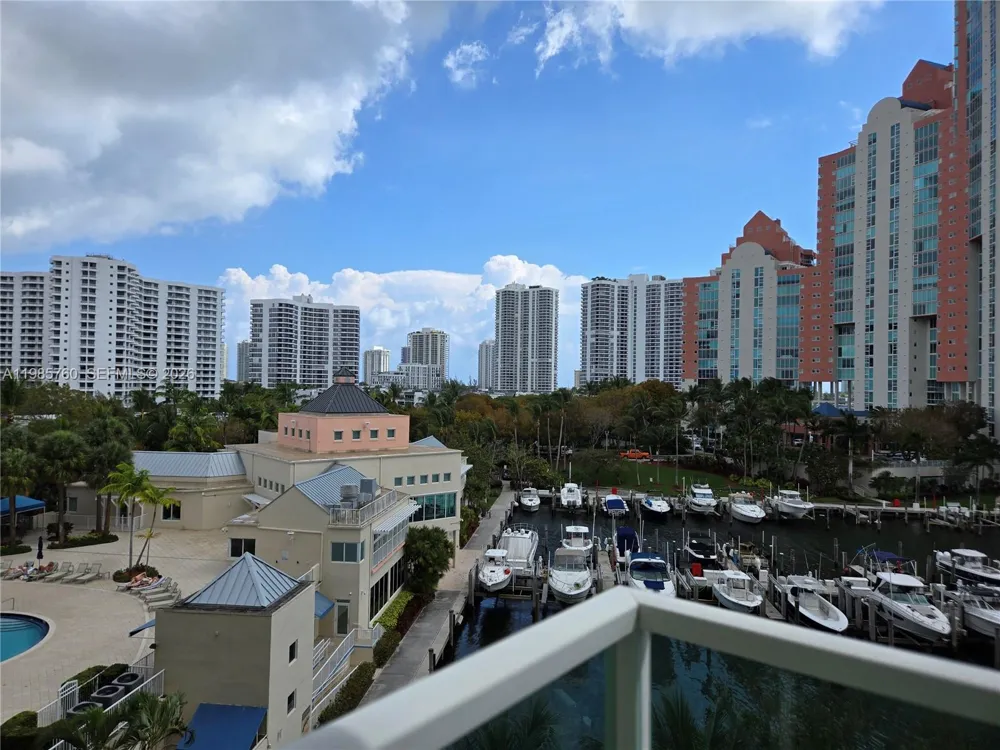 3340 NE 190th St #606 Aventura, FL 33180