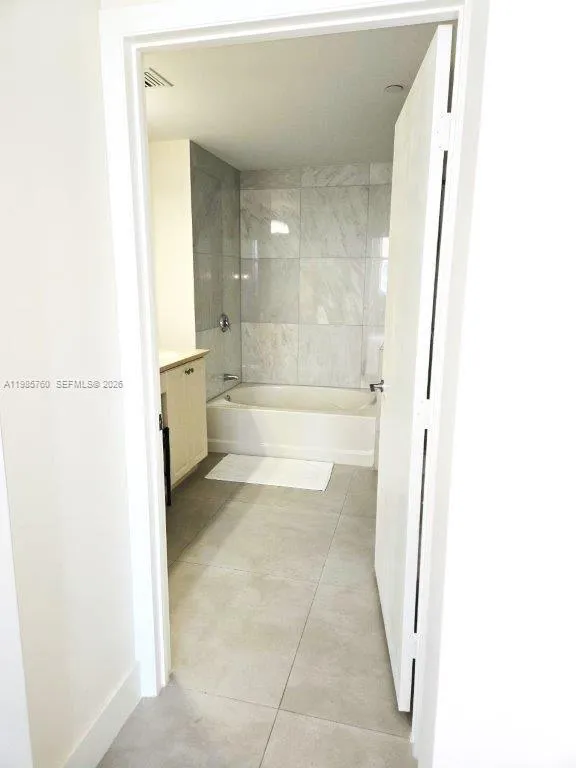 3340 NE 190th St #606 Aventura, FL 33180