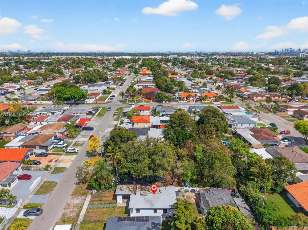 440 E 37th St Hialeah, FL 33013