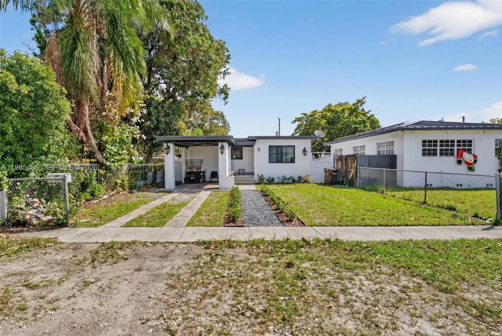 440 E 37th St Hialeah, FL 33013