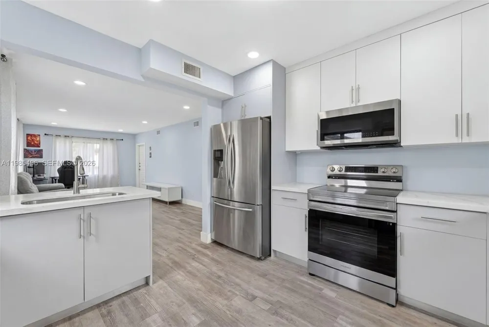 440 E 37th St Hialeah, FL 33013