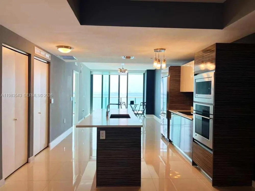 460 NE 28th St #1407 Miami, FL 33137