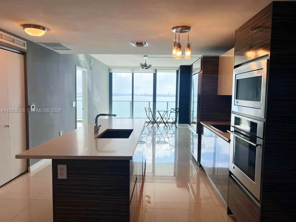 460 NE 28th St #1407 Miami, FL 33137