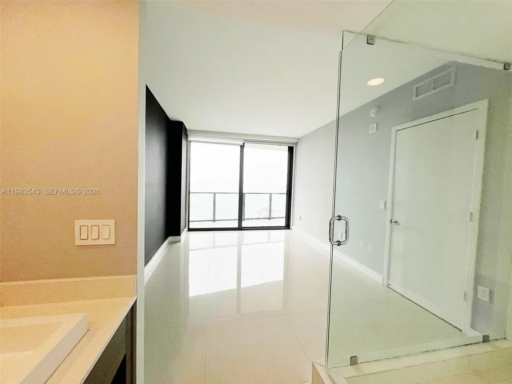 460 NE 28th St #1407 Miami, FL 33137