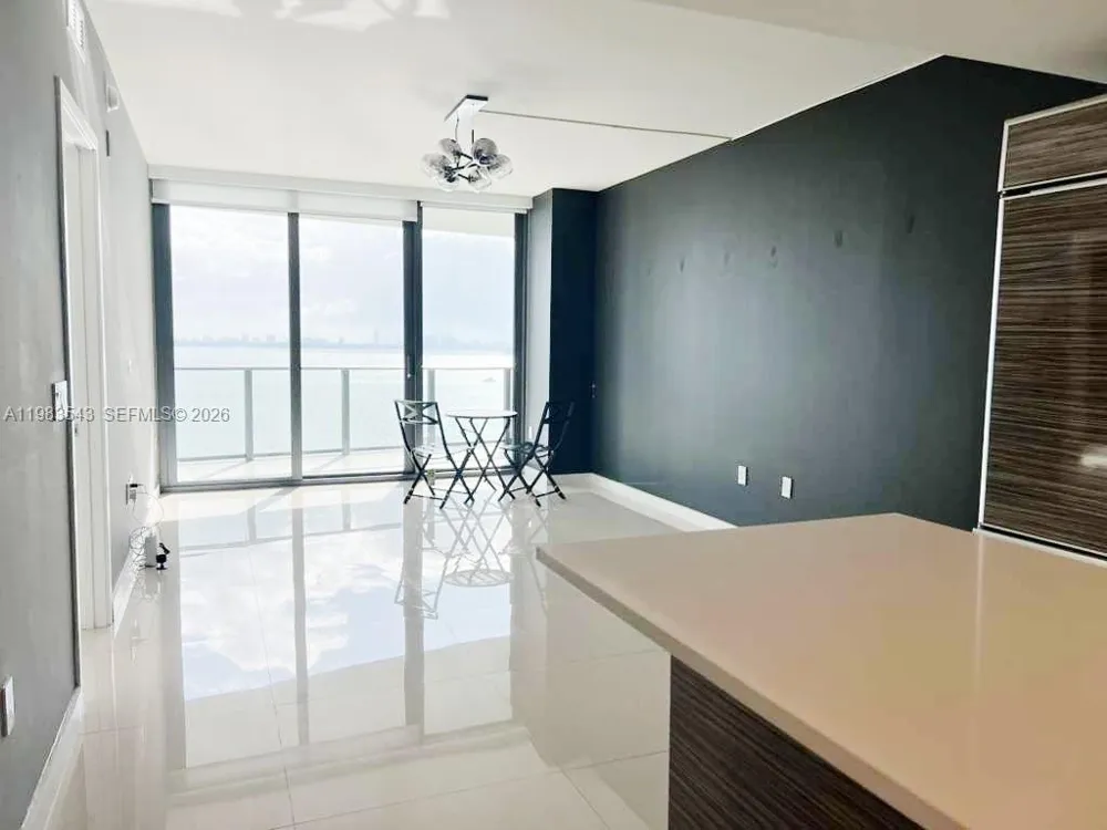 460 NE 28th St #1407 Miami, FL 33137