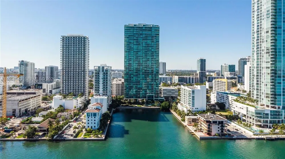 460 NE 28th St #1407 Miami, FL 33137