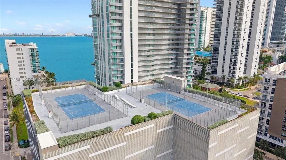 460 NE 28th St #1407 Miami, FL 33137