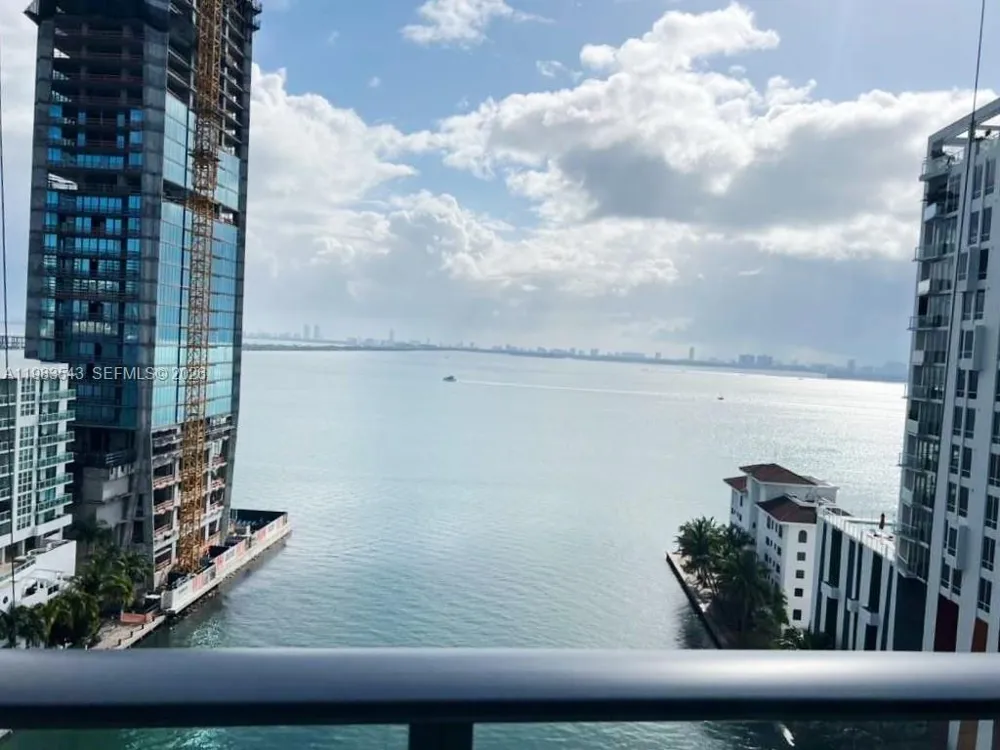 460 NE 28th St #1407 Miami, FL 33137