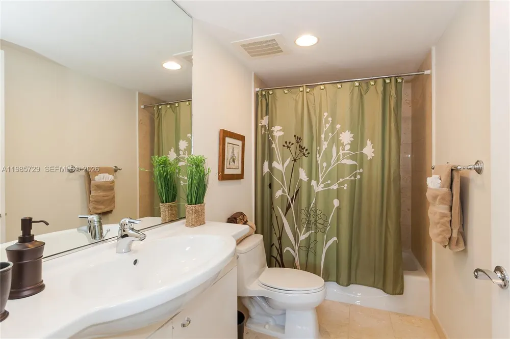1830 S OCEAN DR #3204 Hallandale Beach, FL 33009