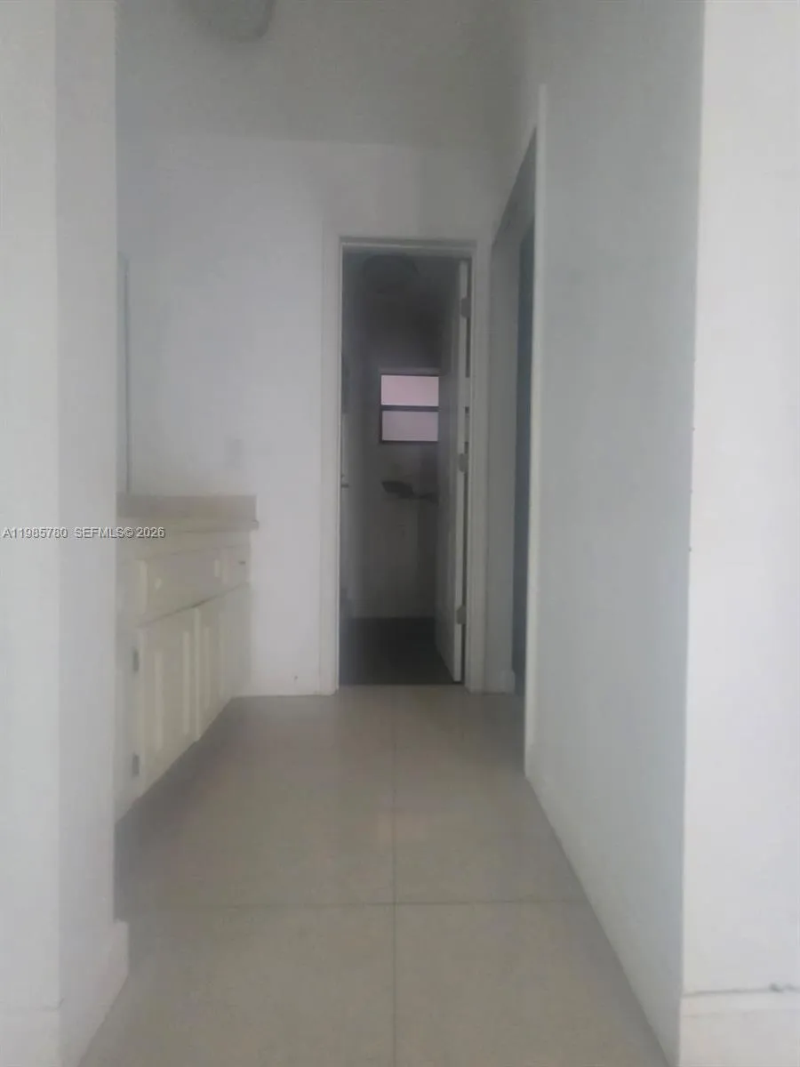 710 SW 99th Ct Cir Miami, FL 33174