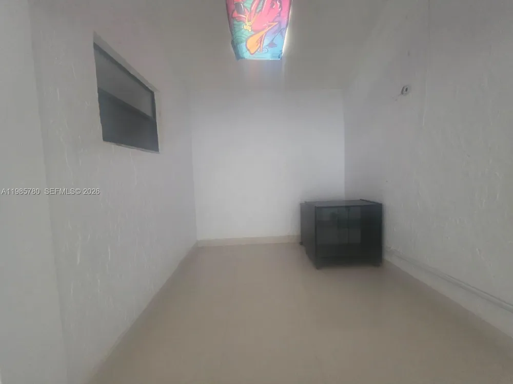 710 SW 99th Ct Cir Miami, FL 33174
