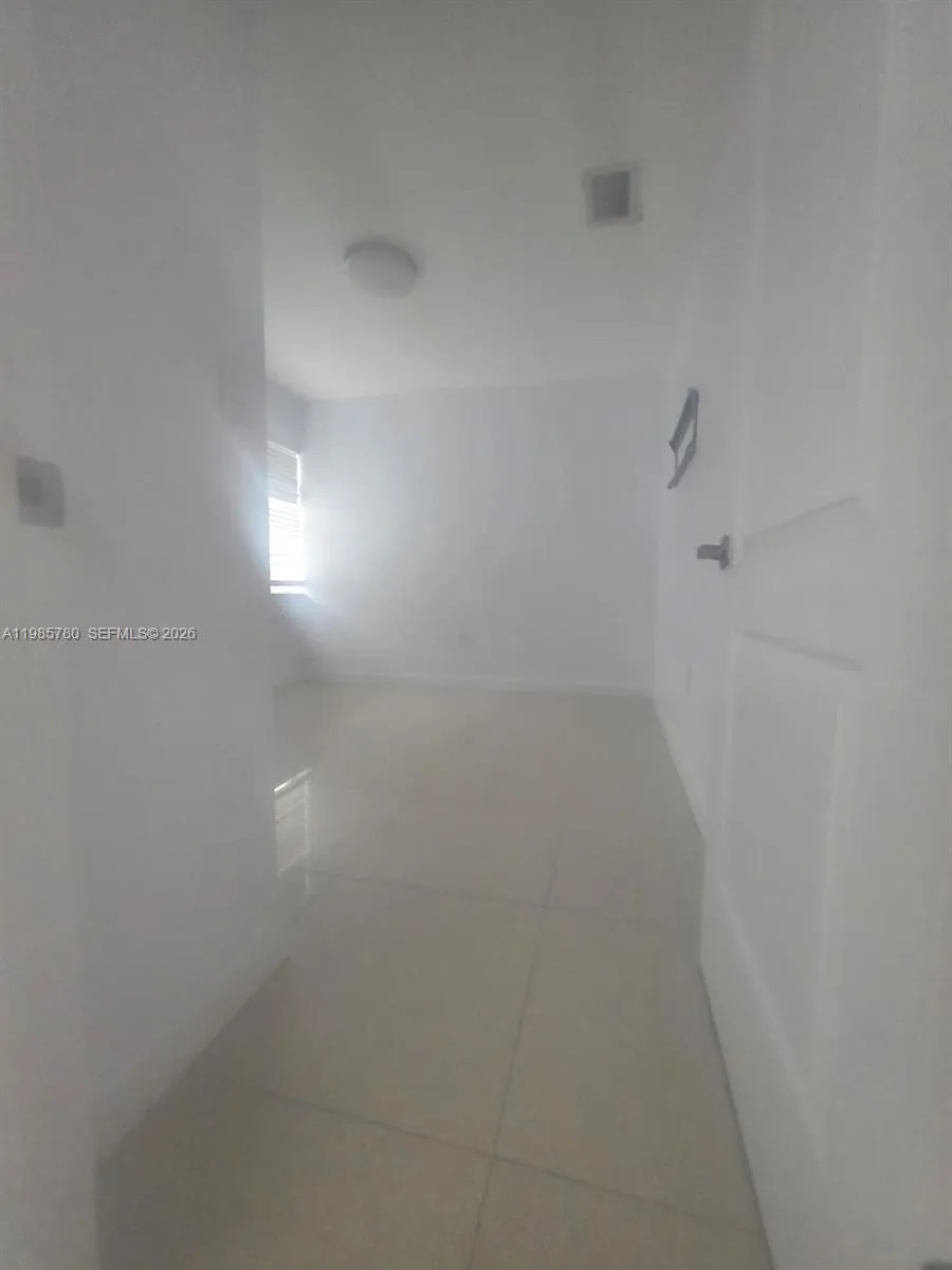 710 SW 99th Ct Cir Miami, FL 33174