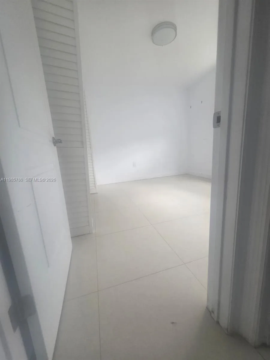 710 SW 99th Ct Cir Miami, FL 33174