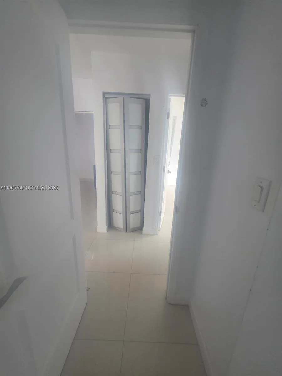 710 SW 99th Ct Cir Miami, FL 33174