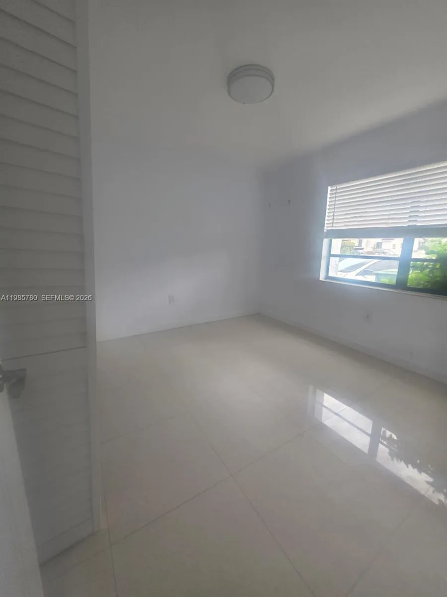 710 SW 99th Ct Cir Miami, FL 33174