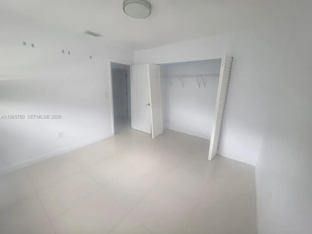 710 SW 99th Ct Cir Miami, FL 33174