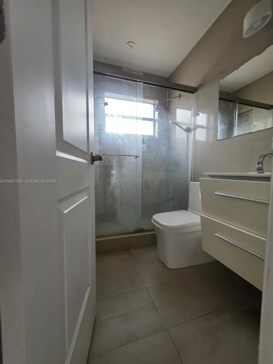710 SW 99th Ct Cir Miami, FL 33174