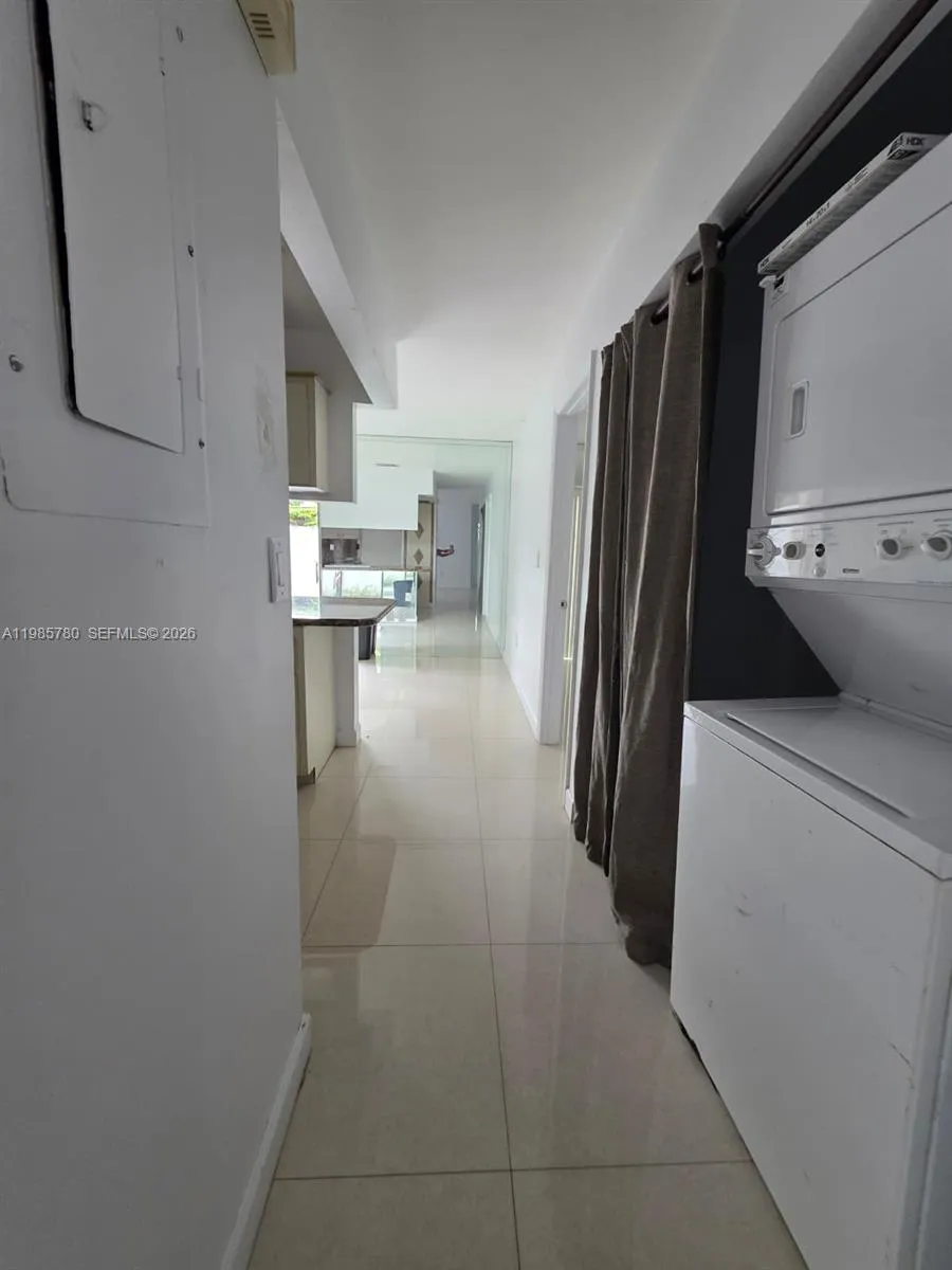 710 SW 99th Ct Cir Miami, FL 33174