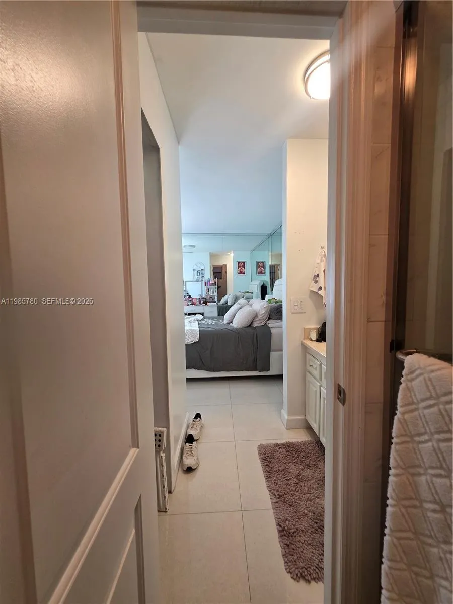 710 SW 99th Ct Cir Miami, FL 33174